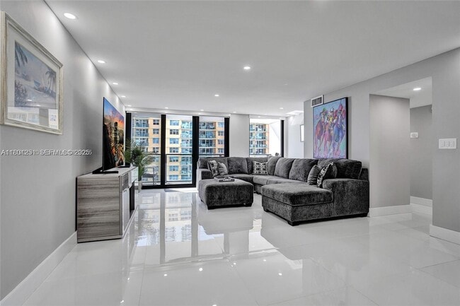 Building Photo - 2301 S Ocean Dr