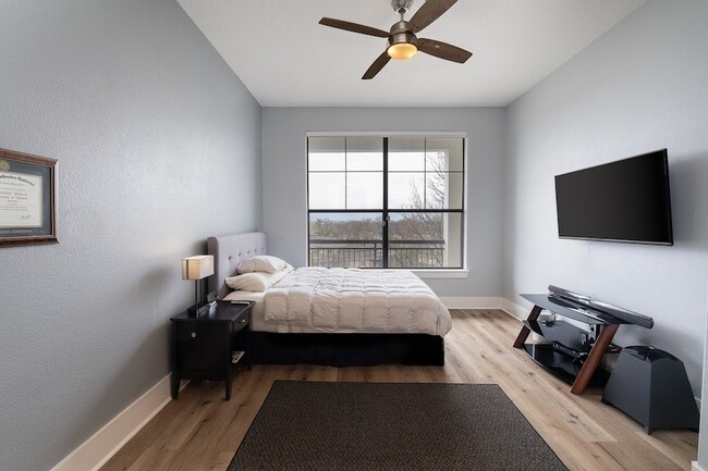 Building Photo - 2600 Hillsboro Pike