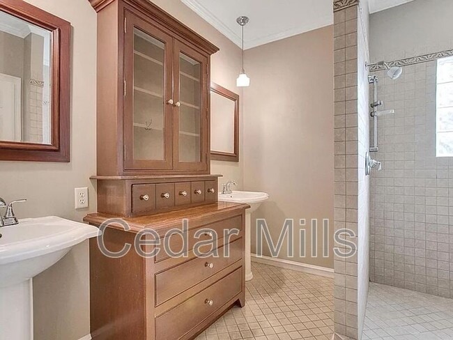 Building Photo - 8200 E Tipperary St