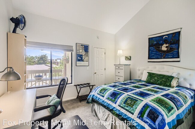 Building Photo - 2 br, 2 bath House - 565 Manhattan Dr #202