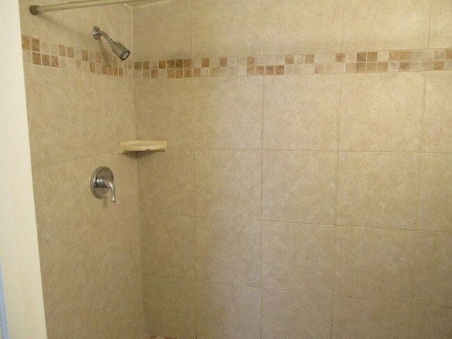 Building Photo - Move In Special 1/2 off the 1st Month's Rent!