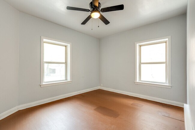 Building Photo - 2840 S Moreland Blvd