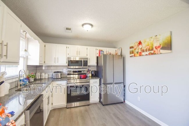 Building Photo - 5598 Windy Knoll Pl