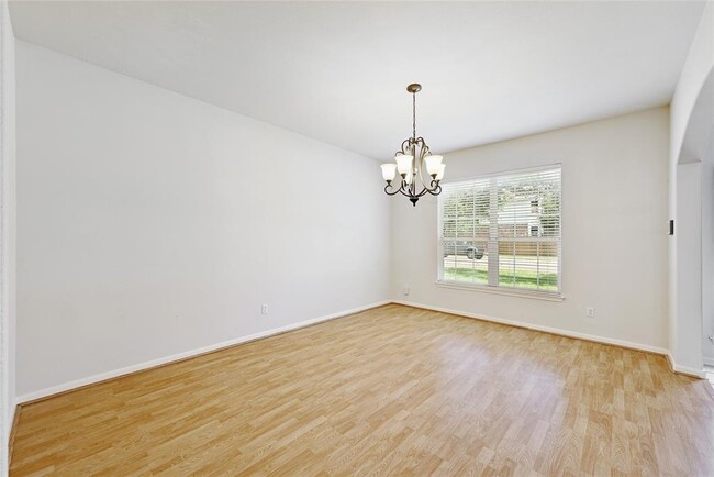 Building Photo - 1230 Heppner Dr