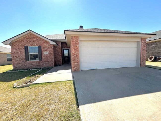 Primary Photo - Gorgeous 3-bedroom minutes from 82nd & Uni...