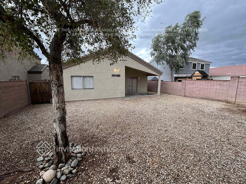 Building Photo - 5903 S 32nd Ln