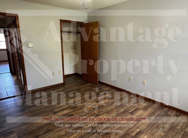 Building Photo - Charming 2 Bed, 1 Bath Duplex located in the heart of Conway, AR