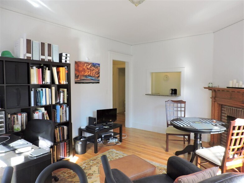 Building Photo - 84 Prescott St