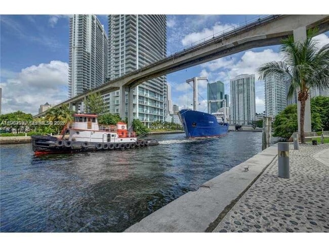 Building Photo - 690 SW 1st Ct