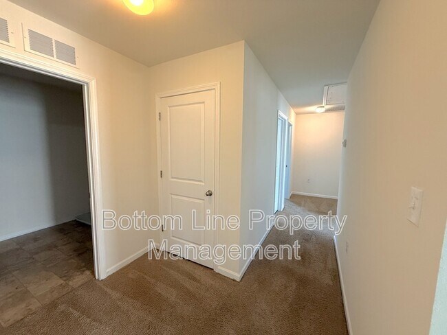 Building Photo - 3997 Long Arrow Dr