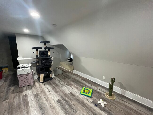 Building Photo - 33 Hamilton Park