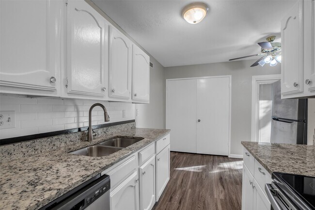 Building Photo - 6731 Gettysburg Dr