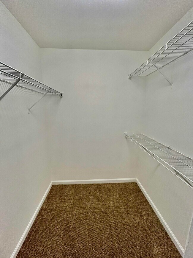 Building Photo - 1042 Prestwyck Ct