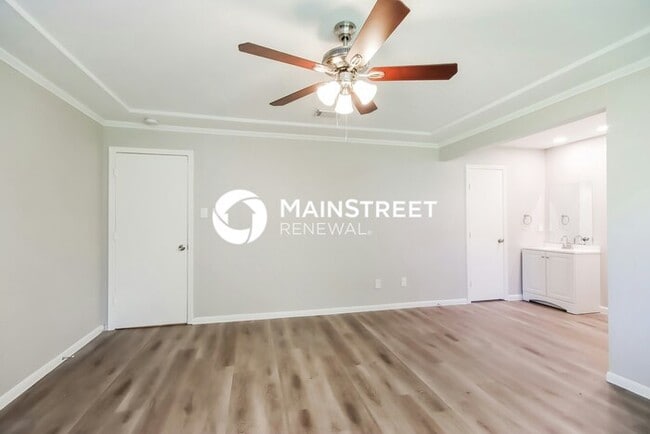 Building Photo - 3 Bedroom Pet-Friendly Home in Houston, TX with Main Street Renewal