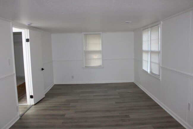 Building Photo - 12510 East 43rd St S