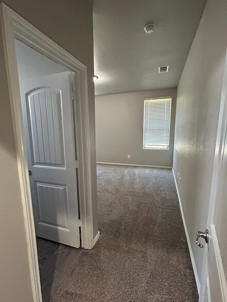 Building Photo - 1813 Palo Duro Dr