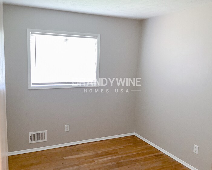 Building Photo - 1357 Heather Cir
