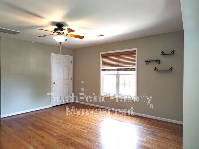 Building Photo - 9405 Mitchell Glen Dr