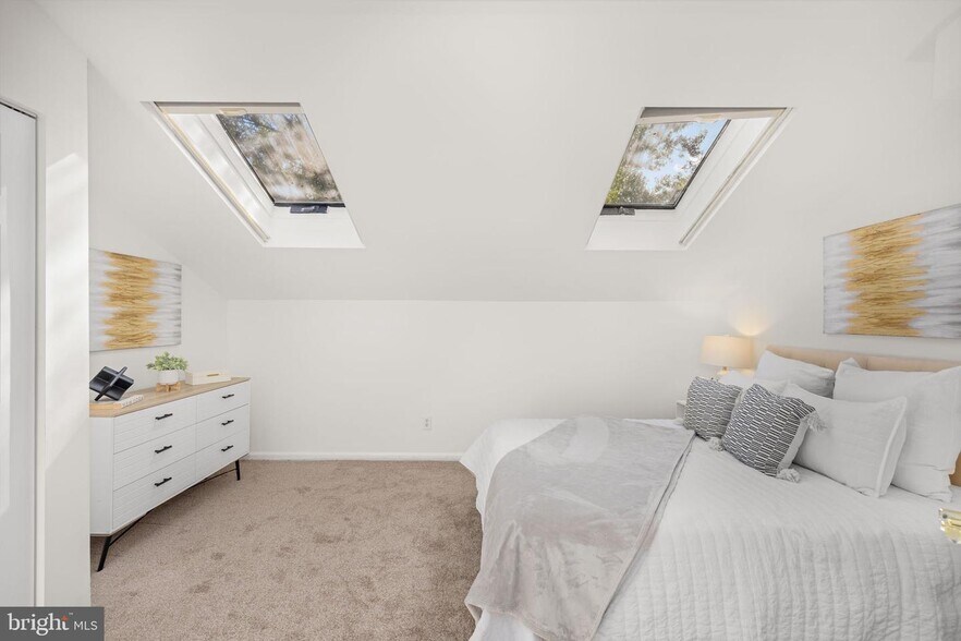 Building Photo - 1930 New Hampshire Ave NW