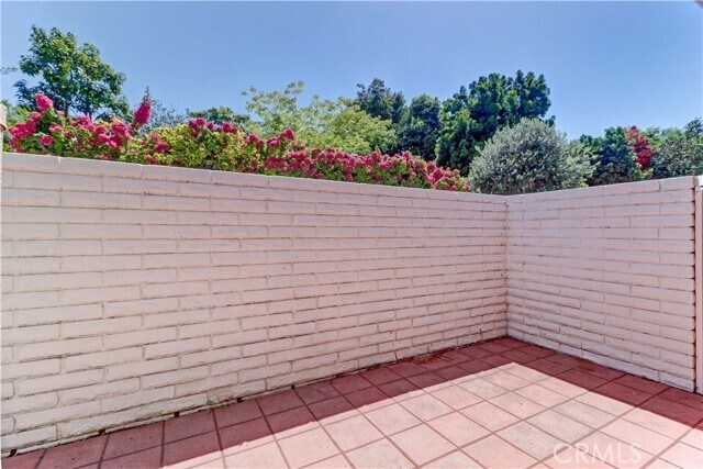 Building Photo - 2057 Via Mariposa E