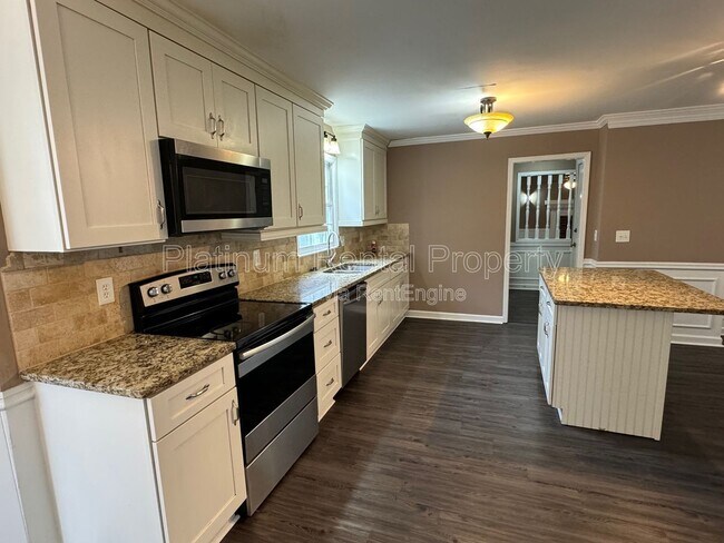 Building Photo - 2990 Summit Ridge