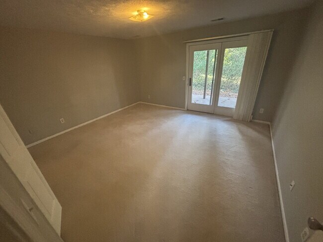 Building Photo - Beautiful 2-bedroom Condo