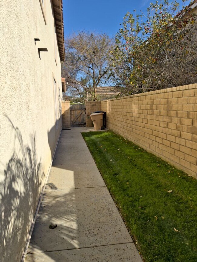 Building Photo - Beautiful home near La Mariposa Elementary School in Camarillo