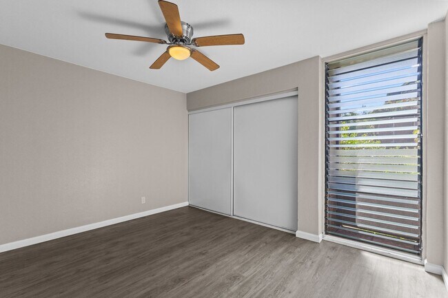 Building Photo - Ocean views from your living room and bedr...