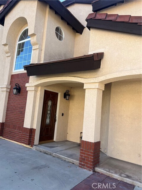 Building Photo - 17570 Van Buren Lane