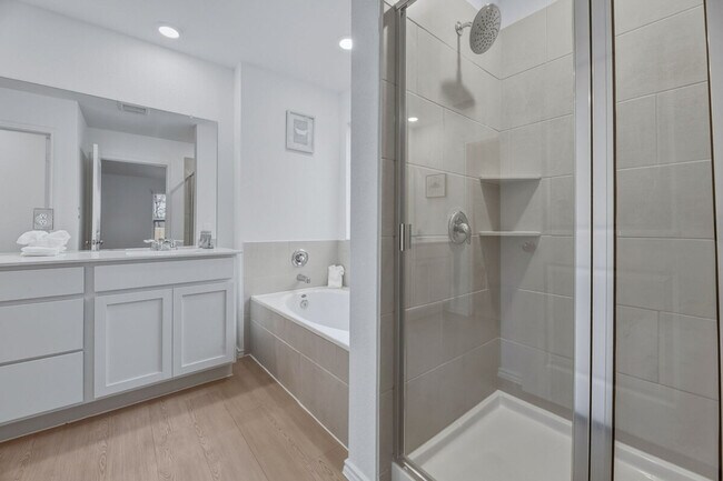 Building Photo - 591 Sormonne Lp