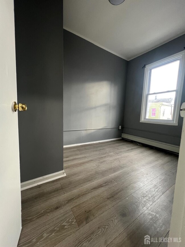 Building Photo - 387 Market St