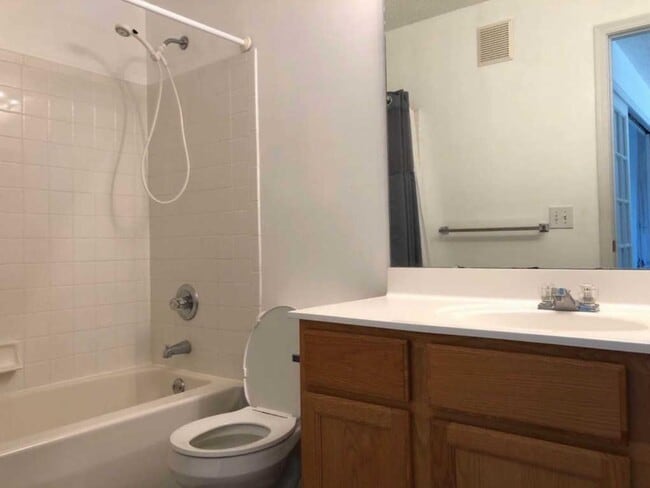 Building Photo - 4175 E Village Dr