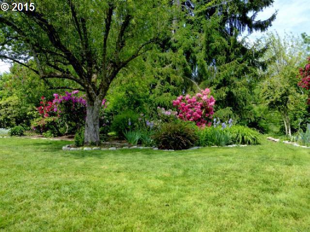 Building Photo - 3 Bedroom Home in a Flourishing Garden Property