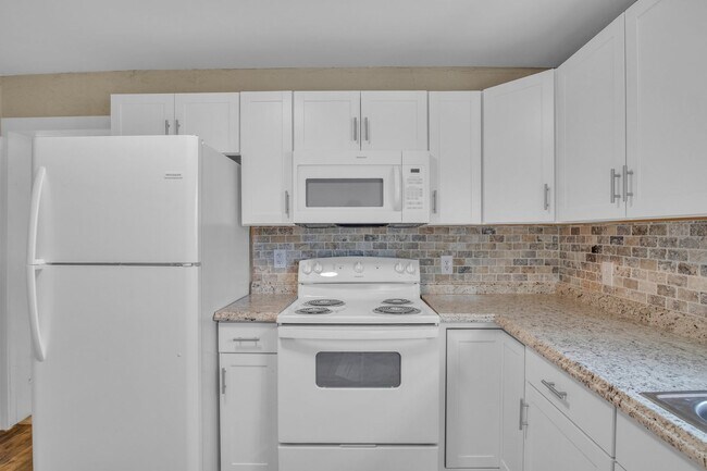 Building Photo - Carriage House near Downtown Pueblo!