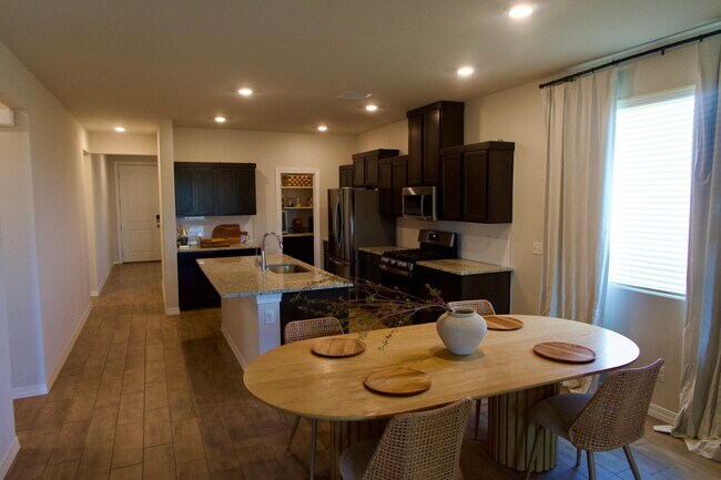 Building Photo - 51030 Hop Sage Pl