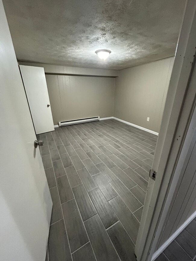 Building Photo - Laura Drive Tri-Plex