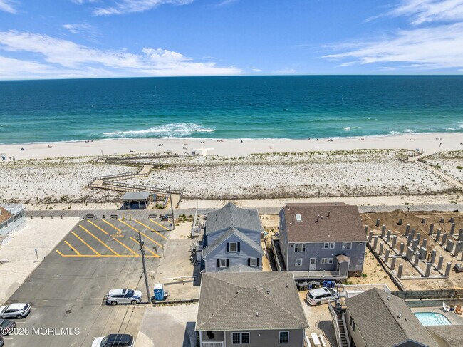 Building Photo - 2400 Oceanfront