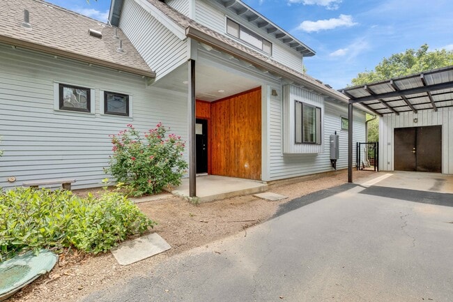 Building Photo - 3505 Villa Ct