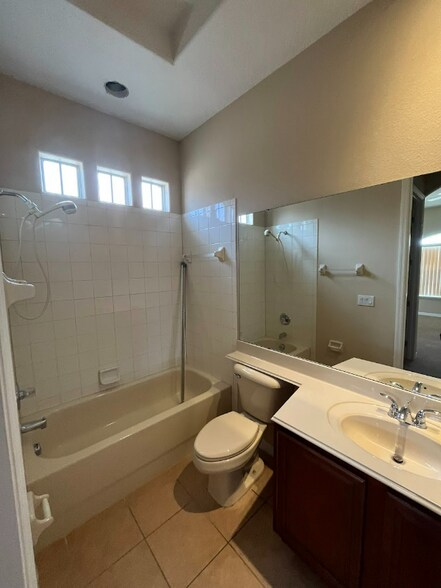 Building Photo - 4927 Cains Wren Tr