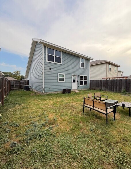 Building Photo - 228 Mar Hill St