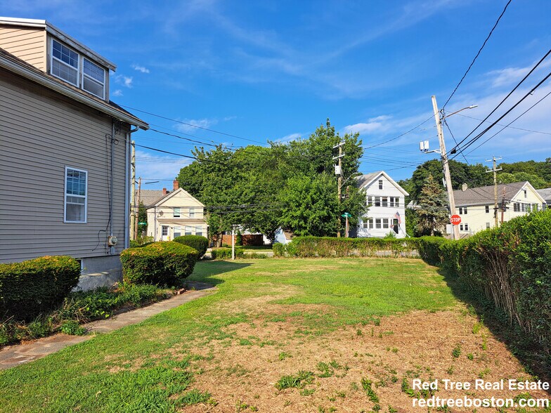 Building Photo - 158 Baker St