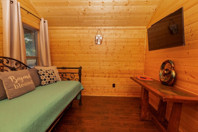 Building Photo - 299 Willow Springs Dr