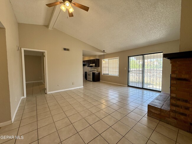 Building Photo - 7113 El Cajon Dr
