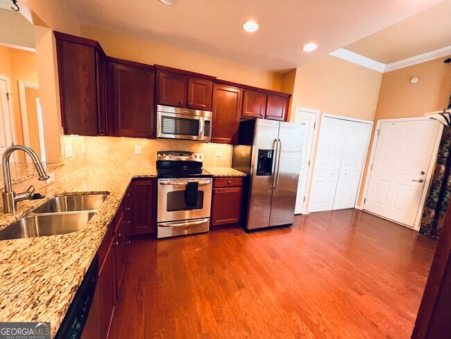 Building Photo - 130 Magic Lily Dr