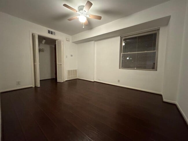 Building Photo - 919 S Ripple Creek Dr