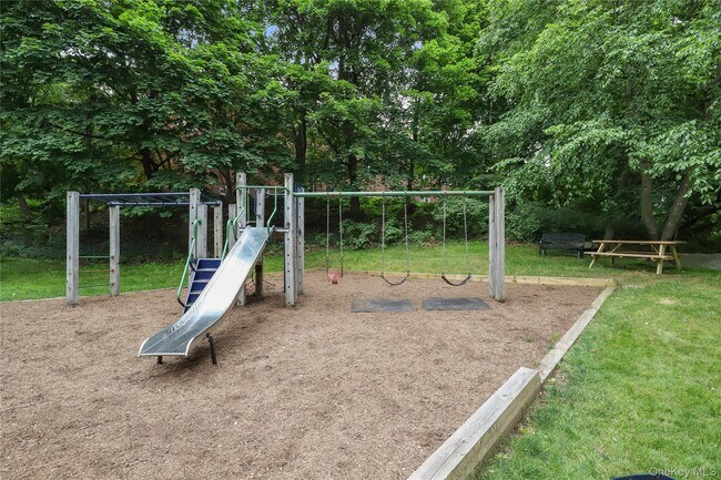 Building Photo - 140 N Broadway