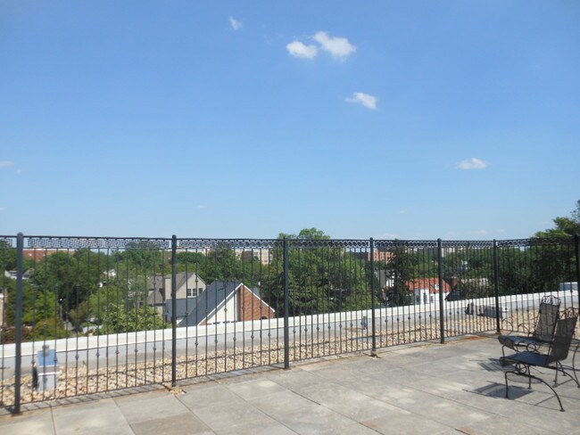 Building Photo - 3901 Cathedral Ave NW