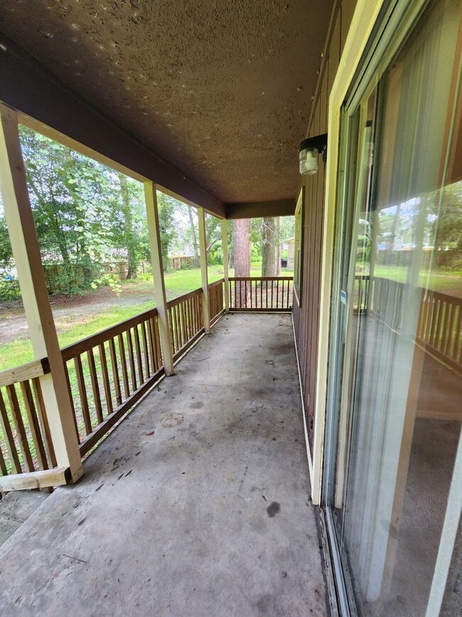 Building Photo - Coming Soon -2 Bedroom 1 Bath -Duplex Lake City