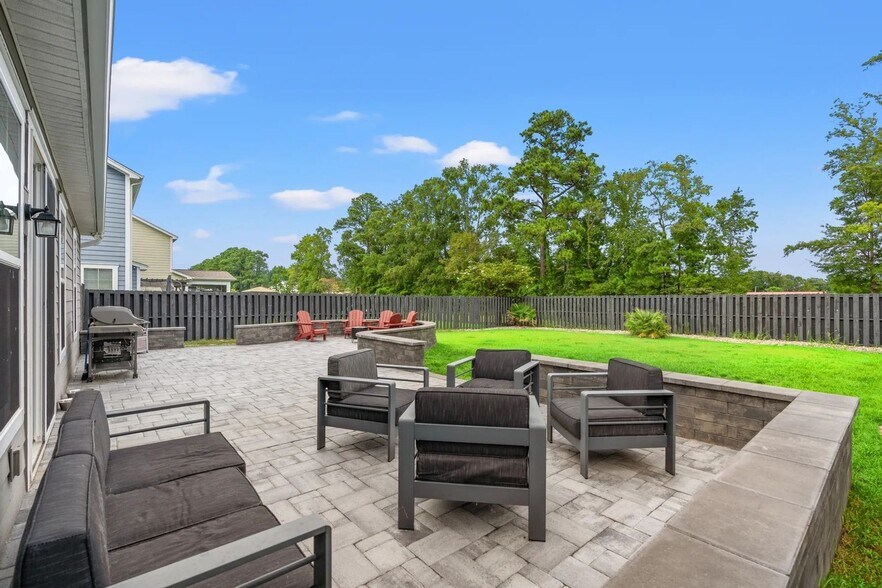 Building Photo - 2593 Pegasus Pl