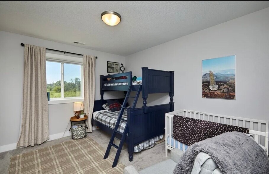 Building Photo - 2700 Yordi Dr